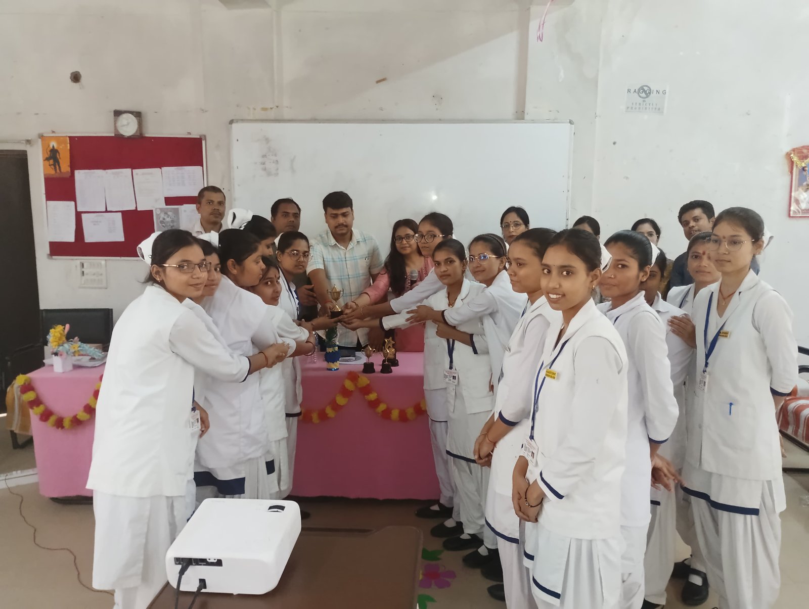 Rashtriya Jagran | विश्व माहवारी स्वच्छता दिवस पर किशोरियों को किया गया...