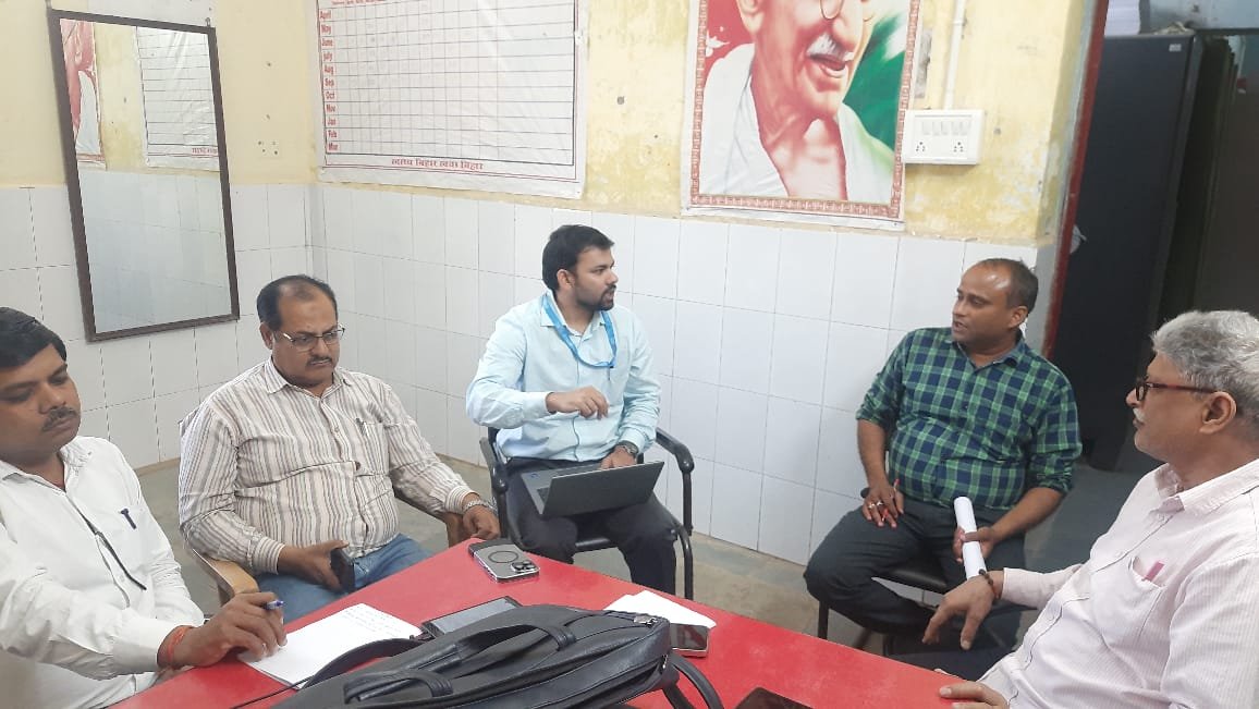 Rashtriya Jagran | लखीसराय  जिले के सभी प्रभारी को टीबी उन्मूलन हेतु जांच...