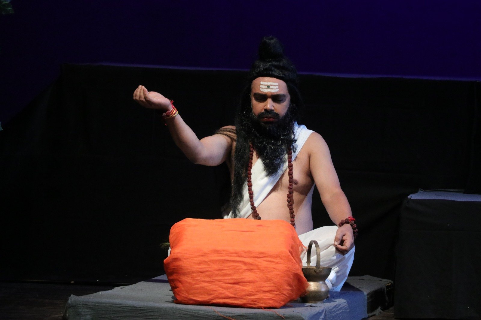 बारहमासा रंगमंडल द्वारा नाटक स्वयंदीपा का भव्य मंचन