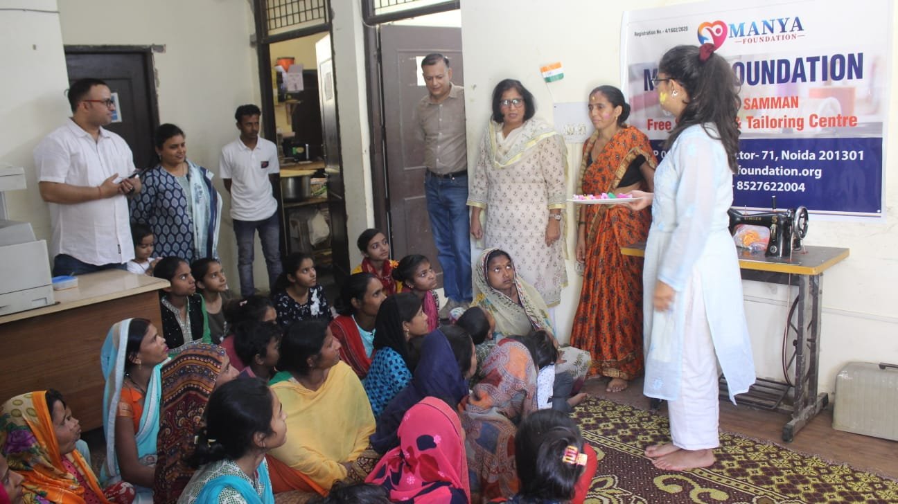 Rashtriya Jagran | मान्या फाउंडेशन द्वारा नॉएडा में मुफ्त सिलाई सेंटर की...